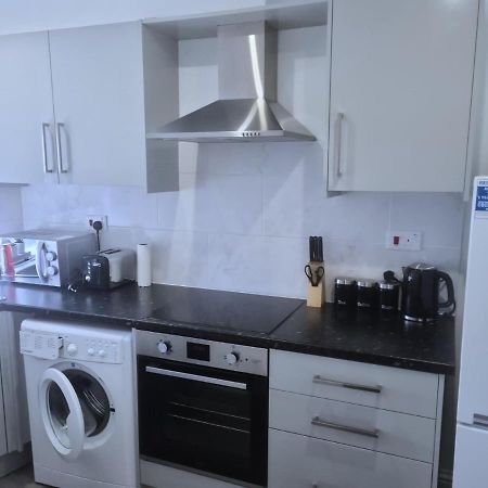 Attractive 2 Bed Apartments Free Wi-Fi And Parking Croydon Buitenkant foto