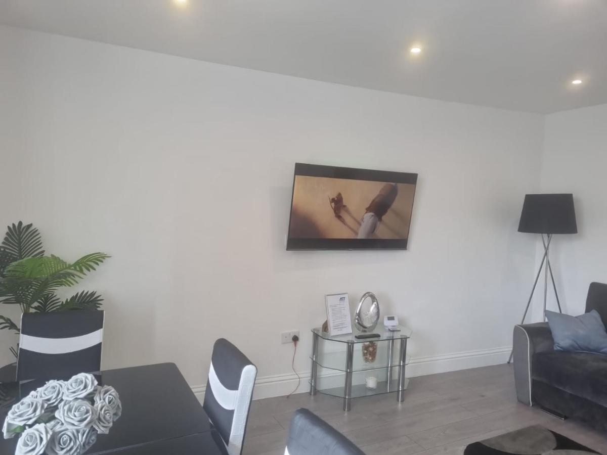 Attractive 2 Bed Apartments Free Wi-Fi And Parking Croydon Buitenkant foto
