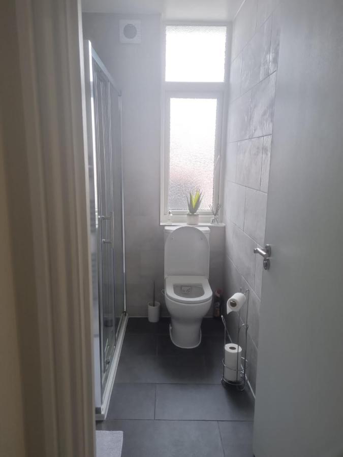 Attractive 2 Bed Apartments Free Wi-Fi And Parking Croydon Buitenkant foto